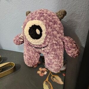 Crochet monster one-eye purple horns